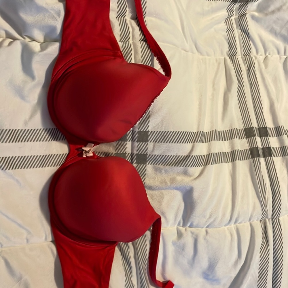 Victoria secret bra 32DDD